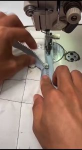 Chân vịt chống nhăn bánh xe 1 ly Tra Khoá Trần Bông dùng cho máy may 1 kim công nghiệp