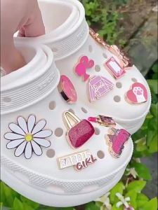 Charm cross Jibbitz Kim Loại Giày Khóa Lỗ Phụ Kiện Pha Lê Son Môi Túi Xách Mặt Dây Chuyền Tự Làm Thời Trang Sticker Dép cross