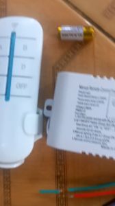 Công tắc điều khiển từ xa RF 2 cổng 4 cổng độc lập xuyên tường + màu Trắng + Kèm Pin+ giá treo