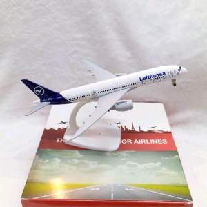 Lufthansa Boeing 787-9 Berlin Model Airplane with Landing gear Collectible Toy for Aviation Enthusiasts