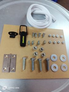 อุปกรณ์ทำถังปลา ของนักตกปลา #ตัวล็อคสีดำ ของประดับยนต์ #บานพับแสตนเลส 304 ไม่ขึ้นสนิม #แผ่นอคิลิค หนา 3 มิล ขนาด 15*19 ซม. #ยางขอบ กันความคมของถังปลา 75 ซม. #น็อตทำเสาไว้ยึดสายรัด 4 ตัว #น็อตไว้ยึด บานพับกับตัวล็อค 8 ตัว