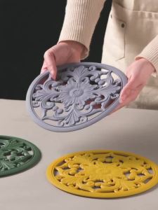 3Pcs Vintage Hollow Silicone Trivet Mat Set Heat Resistant Pot Holder Placemat Decorative Coaster for Dining Table Decor