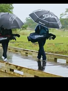 Túi Gậy Golf Titleist Chất Liệu Vải Dù Siêu Nhẹ Chống Nước Tốt Đựng  Được Từ 9 Đến 13 Gậy Có Chân Chống Chéo Chắc Chắn