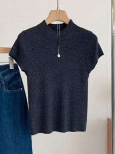 เสื้อสเวตเตอร์คอปกสั้นผ้าขนสัตว์เนื้อนุ่มสำหรับผู้หญิง สีเทาเข้ม เสื้อคอปกสูงครึ่งตัว แขนสั้น ทรงสลิมฟิต เสื้อคลุมผู้หญิง
