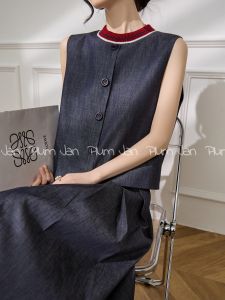 Bộ Áo Knit Không T Tay Đối Chiếu Cao Cấp Retro và Chân Váy Xếp Ly