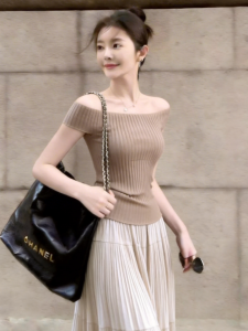 HUOLISI | Fashionable Non-Mainstream One-Shoulder Knitted Top and Skirt Set