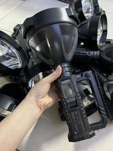 Đèn pin chuyên dụng siêu sáng xa hàng bãi Nhật