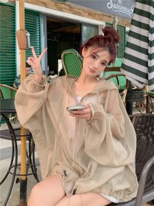 พลัสไซส์ ฤดูร้อน เสื้อเชิ้ตมีฮู้ดแขนยาวบางหลวม เสื้อแจ๊กเก็ตป้องกันแสงแดดพอดีสําหรับ พลัสไซส์ เสื้อผ้าทํางานผู้หญิงที่สะดวกสบาย