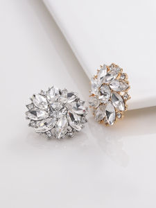 4pcs/packSparkling rhinestone flower shaped metal button suitable for decorative buttons on clothing