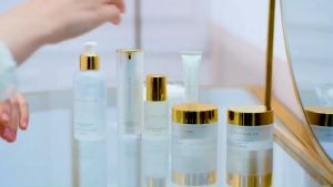 Crystallure Supreme Advanced Hydra Gel 50 g - Pelembab Wajah Menyamarkan Tanda-tanda Penuaan