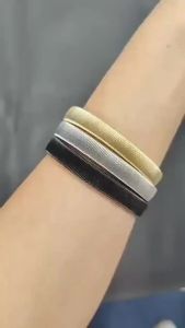 Wisell【มีสินค้าในสต๊อก】 1ชิ้น สายรัดแขนโลหะ กันแขนเสื้่อหลุด ความยืดหยุ่นที่ดี สําหรับรัดแขนเสื้อเชิ้ต Shirt Sleeve Holders