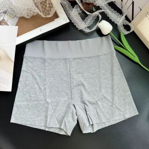 Bear Safety Pants สําหรับผู้หญิง 24223 ชุดชั้นในเอวแบนไร้รอยต่อสั้น Bottoming Jacket วัสดุแคชเมียร์สองในหนึ่งเดียว