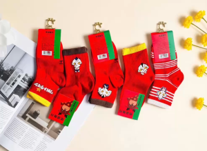 SET 5 ĐÔI TẤT TRẺ EM ĐỎ HOT TREND SIZE TỪ 1-8 TUỔI CHO BÉ TRAI BÉ GÁI