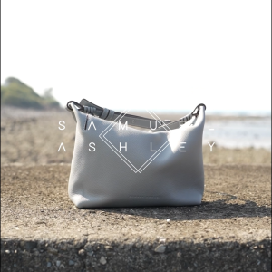 Samuel Ashley Women Shelly Leather Crossbody Bag (Ash Grey)