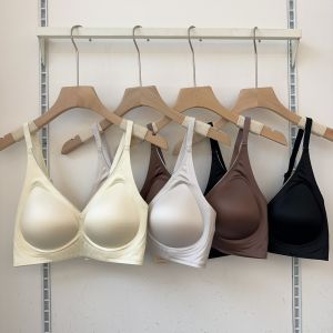 Luxurious Light Satin Bra Seamless Underwear Fixed Cup One-Piece Thin Young Womens V-Neck Back Three Rows of Buckles Bra