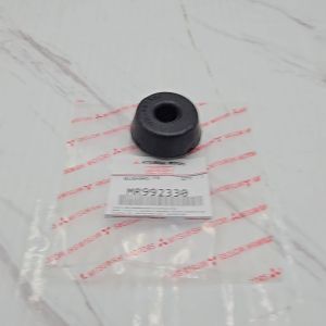 Karet Supot Shock Depan Bawah Pajero Triton 2008-2023 MR992330