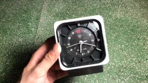 Đồng hồ vuông đen báo thức China xưa