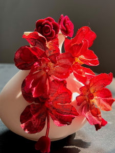 Exaggerated Red Flower Ear Jewelry for Women No Piercing Required Clip-On Earrings Vintage Style Fashionable Accessory