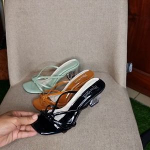 LM - Sepatu Wanita Heels Hak Kaca Sandal Heels - Alas Busa Empuk, Bahan Sintetis Aman, Warna Elegan (TERPERCAYA)