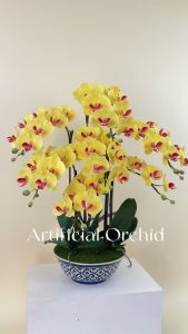 กระถางกล้วยไม้ประดิษฐ์ขนาดใหญ่ กล้วยไม้ฟาแลนสีเหลืองจัดในกระถางลายคราม ดอกไม้ปลอมสวยๆตกแต่งบ้าน