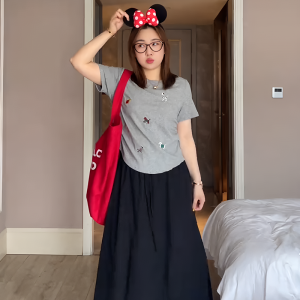 Áo Thun Nữ Tay Ngắn Cổ Tròn Thêu Cỡ Lớn Mùa Hè Phong Cách Mới Ôm Sát Eo Gấp Gọn Lụa Tay Áo Thun Thoải Mái