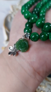 Vòng chuỗi 108 hạt Cẩm Thạch sơn thủy size hạt 8.6 li phối charm hoa hồng bánh xe mã não vàng phong cách thanh tịnh bình an | Hoa Minh Gem