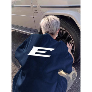 เสื้อยืดคอกลมแขนสั้นพิมพ์ลายตัวอักษร E สำหรับผู้ชาย สไตล์ย้อนยุคสไตล์อเมริกัน ทรงหลวม แฟชั่นฤดูร้อน