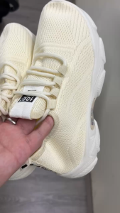 Giày Sneaker Nữ Cổ Thấp Phong Cách Thể Thao Màu Be