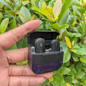 Micro không dây kèm dok sạc pin cài áo M8 Pro lọc tạp âm khử tiếng ồn thông minh nhờ chip giảm tiếng ồn chuyên nghiệp hàng cao câp