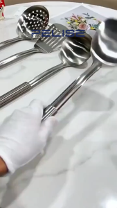 Pelise 4-Piece Stainless Steel Kitchen Utensil Set Wok Spatula Spoon And Colander