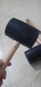 Búa Cao Su Cán Gỗ Như Hình (Hàng Tốt)