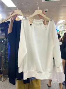 Plus Size Ladies Plus Size 150.00kg Pearl Chain Halterneck off-the-Shoulder Long Sleeves Sweatshirt Female K-style Pure Desire Stylish Niche Top