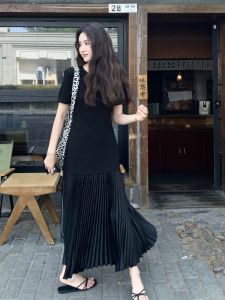 ชุดเดรสยาวทรงเอเอวสูงผ้าฝ้ายผสมสีดำ ทรงเข้ารูป แขนสั้น คอกลม ฤดูร้อน 2025 ชุดเดรสยาวทรงเข้ารูปสุดหรูหรา