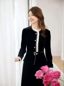 Koradior | Elegant Romantic Velvet Top