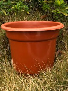 Elegant Resin Flower Pots Thick Durable Breathable Tray Premium Home Use Garden Planters High Quality Flower Vases Greenery