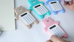 ( BISA COD ) PROMO Kalkulator Mini Portable Motif Bear Kalkulator Portable Mini Beruang Kalkulator Unik Kalkulator 8 Digit Mini / Kalkulator 8 Digit Mini Portable Desain Kartun Beruang