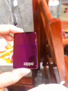 Bật Lửa Hộp quẹt Zippo USA Màu Tím loại trơn bóng Vỏ đồng có tem đỏ