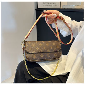 Elegant Vintage Chain Handbag Womens Casual Luxury Small Square Crossbody Bag Soft Polyester Lining No Lock No Compartment