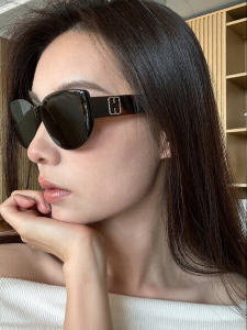 HELEN KELLER | UV Protection Slimming Cat-Eye Sunglasses