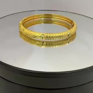 ลายจุดหนึ่งชุบ 18K หัวเข็มขัดทองสามารถเปิดสร้อยข้อมือเครื่องประดับสตรีที่เข้ากันได้ทั้งหมดของดูไบ