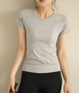 เสื้อยืดผู้หญิงออกกำลังกายแบบยืดหยุ่น แขนสั้น ทรงสลิมฟิต ฤดูร้อน วัสดุโพลีเอสเตอร์ ไนลอน ยืดหยุ่น ลำลอง สีพื้น