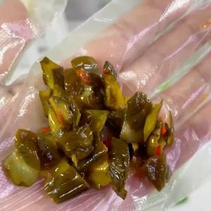 Ready-to-eat cucumbers fresh spicy sweet and crisp cucumber spicy dormitory leisure snacks