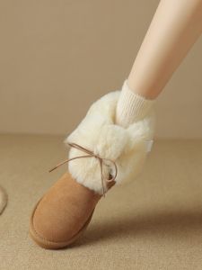 Womens Outdoor Winter Snow Boots Fleece Lined Slip-On round Toe Rubber Outsole Leather And Wool Upper Fashionable Casual Booties