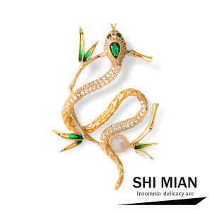 Luxurious Bamboo Leaf & Golden Snake Chest Pin: A Versatile Suit Coat Brooch