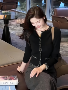 Elegant Long Sleeve Sequin Open Cardigan Womens Fashion Single Button Retro Style Knitted Top Light Luxury Early Autumn New Arrival