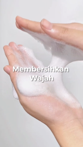 Glad2Glow Centella Salicylic Acid Acne Gel Cleanser 70ml Facial Wash Face Wash Jerawat Komedo Sabun Cuci Muka Pembersih Wajah Face Cleanser Cuci Muka Sabun Muka Pencuci Muka