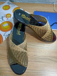 Dép da nữ cho chị em phụ nữ