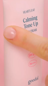 Kem Chống Nắng Vật Lý Nâng Tông Da phù hợp cho cả làn da nhạy cảm  - Make P:rem UV Defense Me Calming Tone Up Sun Cream SPF50+ PA++++