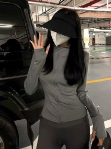 เสื้อคลุมโยคะกันแดดคอตั้งสไตล์เกาหลีสำหรับผู้หญิงไซส์ใหญ่ในช่วงฤดูร้อน เสื้อคลุมโยคะทรงเข้ารูป กระชับสัดส่วน เสื้อคลุมโยคะแบบสวมหัว