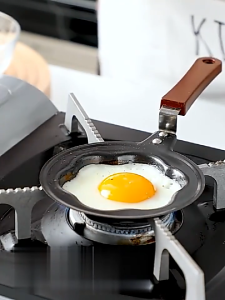 Mini Frying Pan Heart-Shaped Non-Stick Egg Omelet Pan Cartoon DIY Breakfast Kitchen Tools Non-Stick Mini Egg Frying Pan